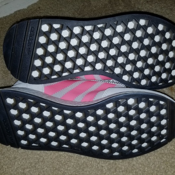 💸 SOLD 💸 Adidas I-5923 Grey w/pink stripes 8 - Picture 6 of 7